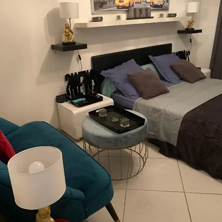 Chambre Dans Appartement Moderne Guest House Guest house *